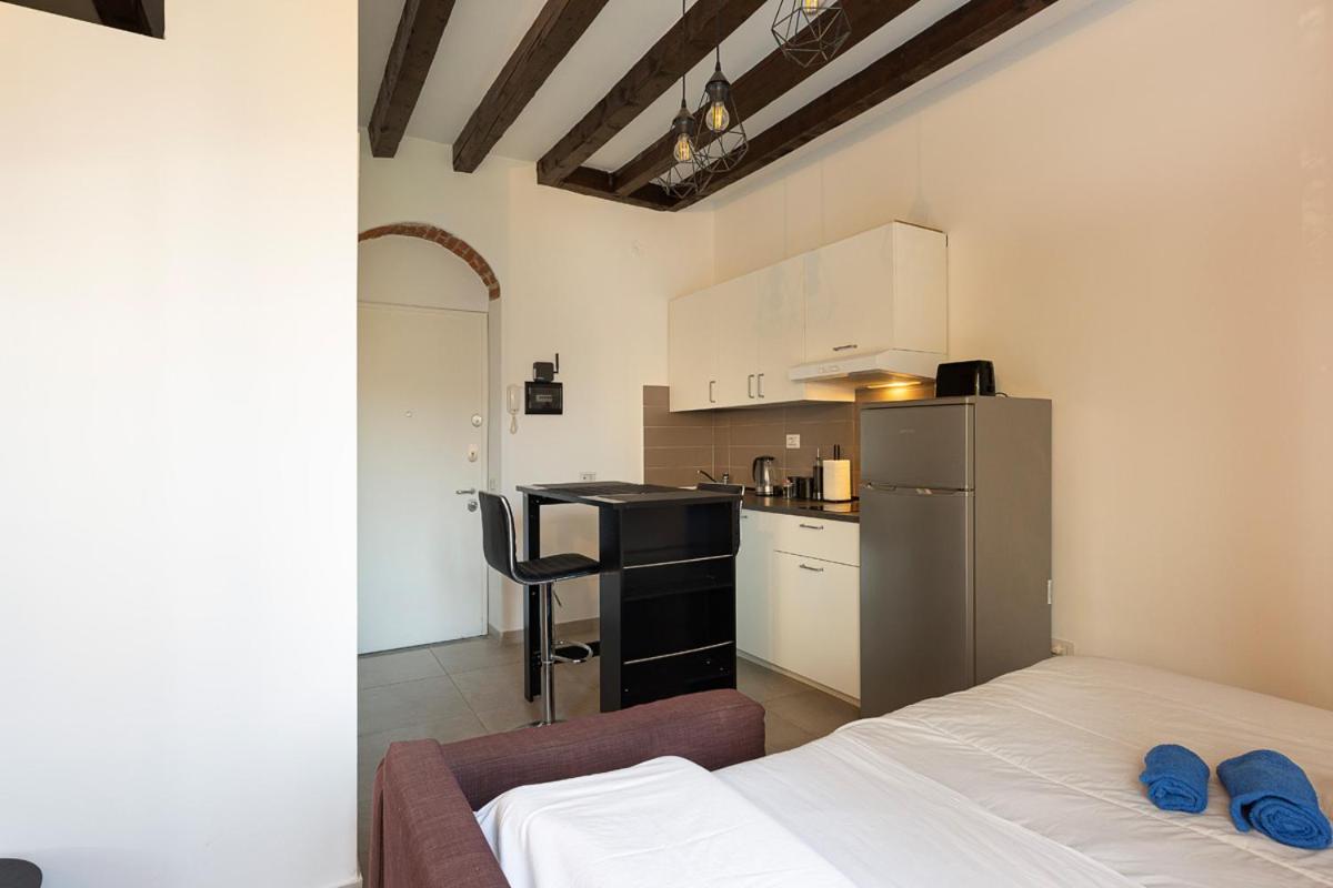 Superb Loft NavigliComfy&Relax Apartment มิลาน ภายนอก รูปภาพ