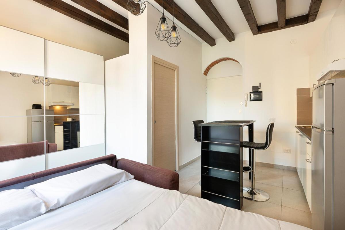 Superb Loft NavigliComfy&Relax Apartment มิลาน ภายนอก รูปภาพ
